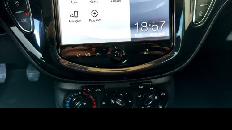 Opel Corsa E 1.0 Turbo Color Edition